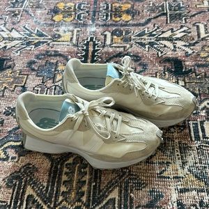New Balance 327, size 8